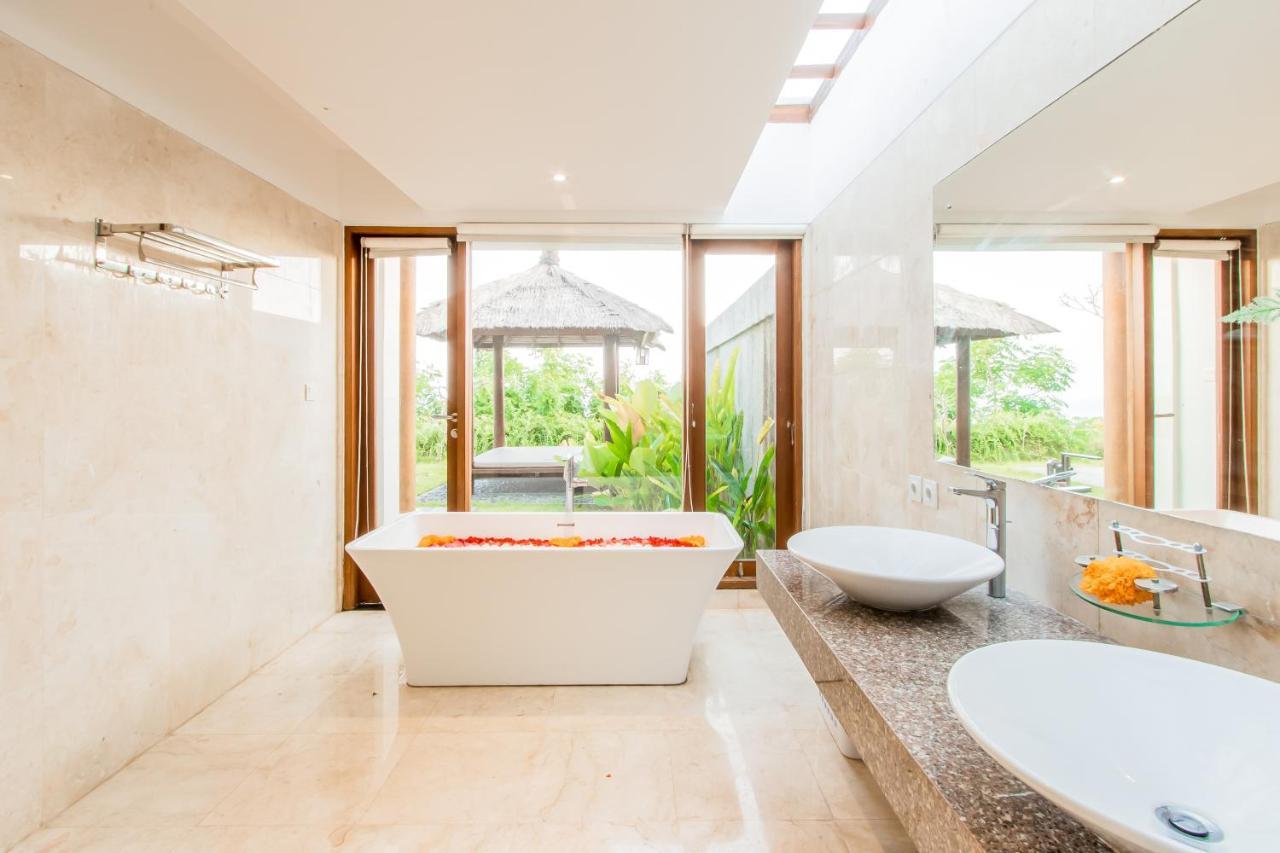 Villa VIVO E by Bali Prime Hospitality Ungasan  Bagian luar foto
